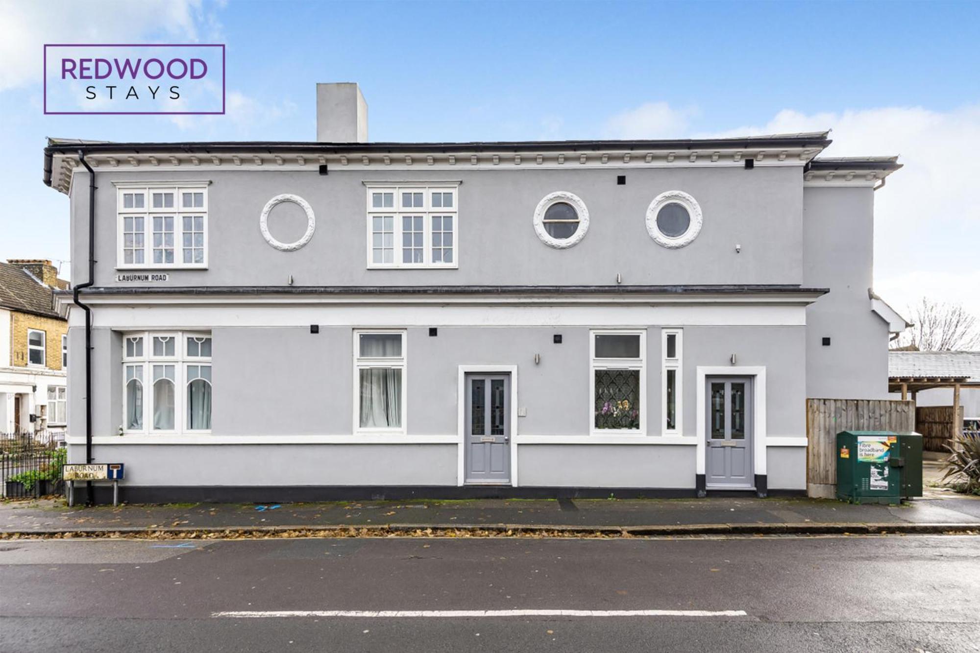 1 Bed 1 Bath Town Center Apartments For Corporates & Contractors, Wifi, Netflix And Parking On Selected Units By Redwood Stays Aldershot Eksteriør bilde