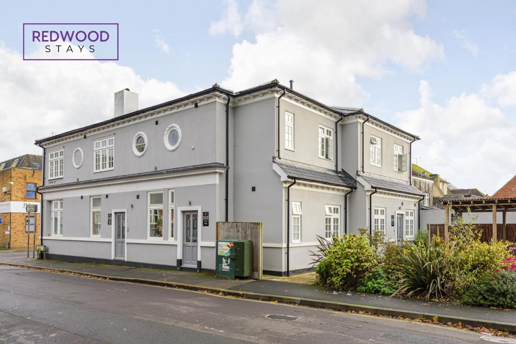 1 Bed 1 Bath Town Center Apartments For Corporates & Contractors, Wifi, Netflix And Parking On Selected Units By Redwood Stays Aldershot Eksteriør bilde