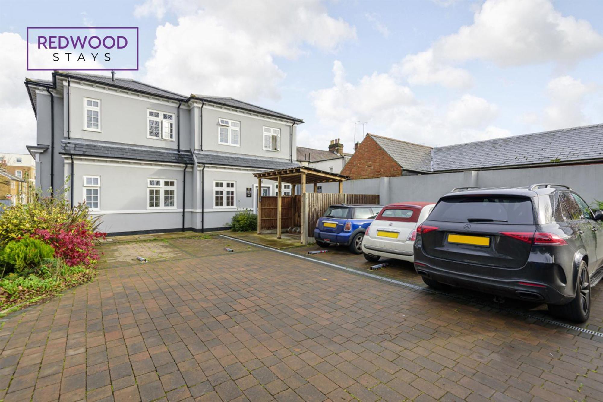 1 Bed 1 Bath Town Center Apartments For Corporates & Contractors, Wifi, Netflix And Parking On Selected Units By Redwood Stays Aldershot Eksteriør bilde