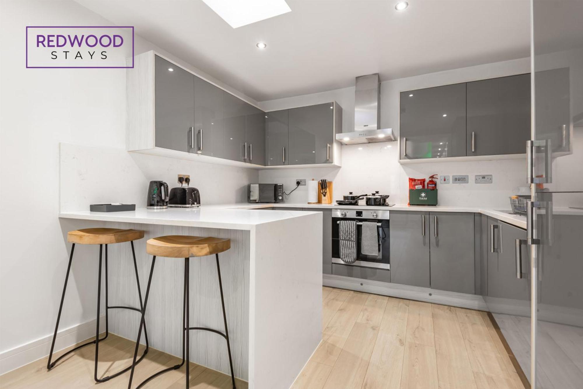 1 Bed 1 Bath Town Center Apartments For Corporates & Contractors, Wifi, Netflix And Parking On Selected Units By Redwood Stays Aldershot Eksteriør bilde