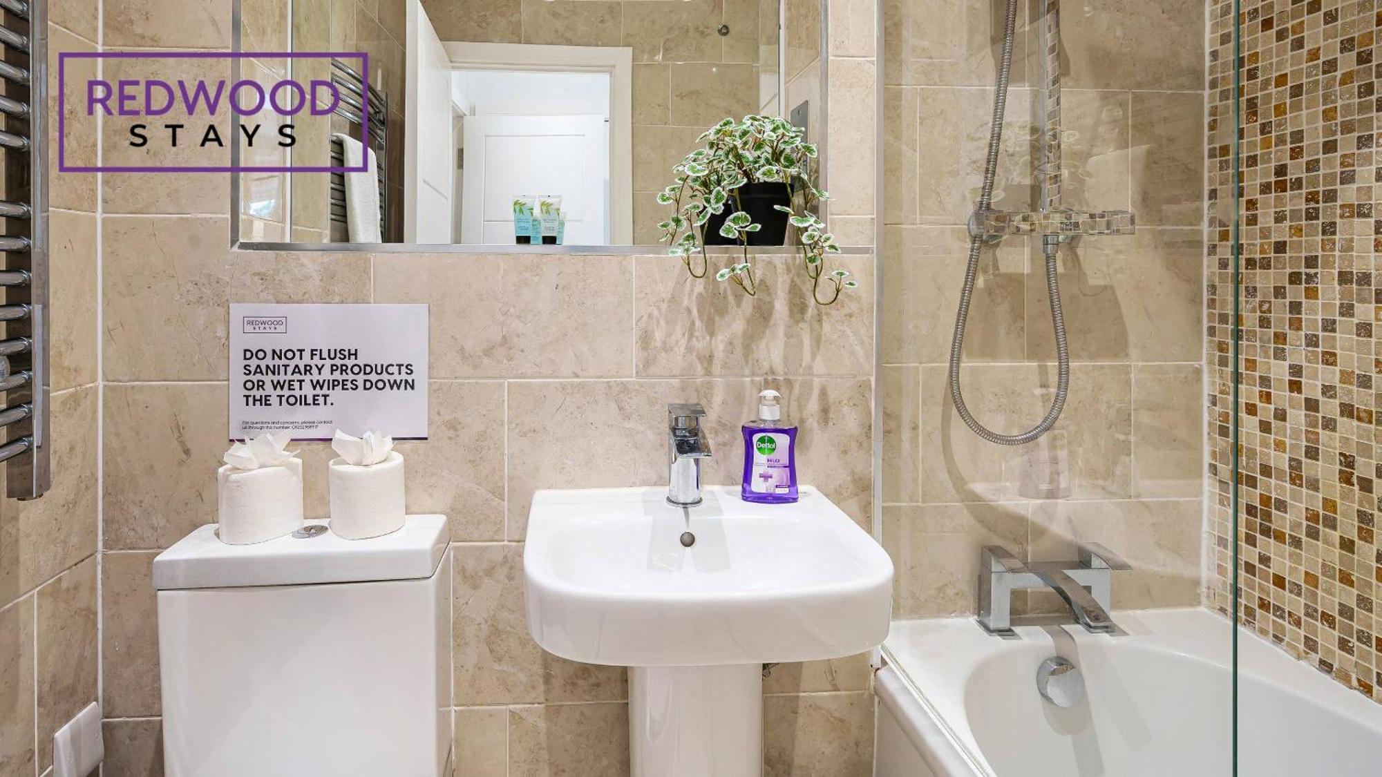 1 Bed 1 Bath Town Center Apartments For Corporates & Contractors, Wifi, Netflix And Parking On Selected Units By Redwood Stays Aldershot Eksteriør bilde